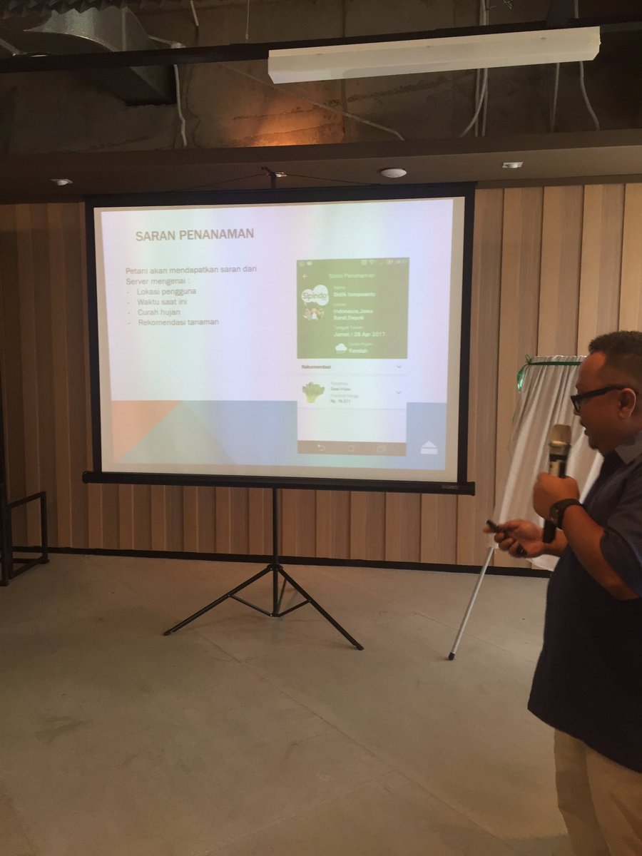 LucieWassink's tweet image. Happy to be present at launching Sipindo new free information app for Indonesian horticulture farmers by @eastwestseed