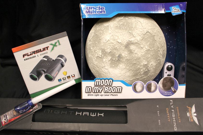 Ba_15632004367's tweet photo. May the fourth be with you!  Happy #StarWarsDay!  We gathered items that may come in handy for exploring the galaxy! https://t.co/o742GdAIOo https://t.co/BpaCgBcWXr