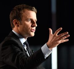 FDSDesintox's tweet photo. Les 14 mensonges de Macron https://t.co/88BGne6gdJ https://t.co/fxSzebnHpH