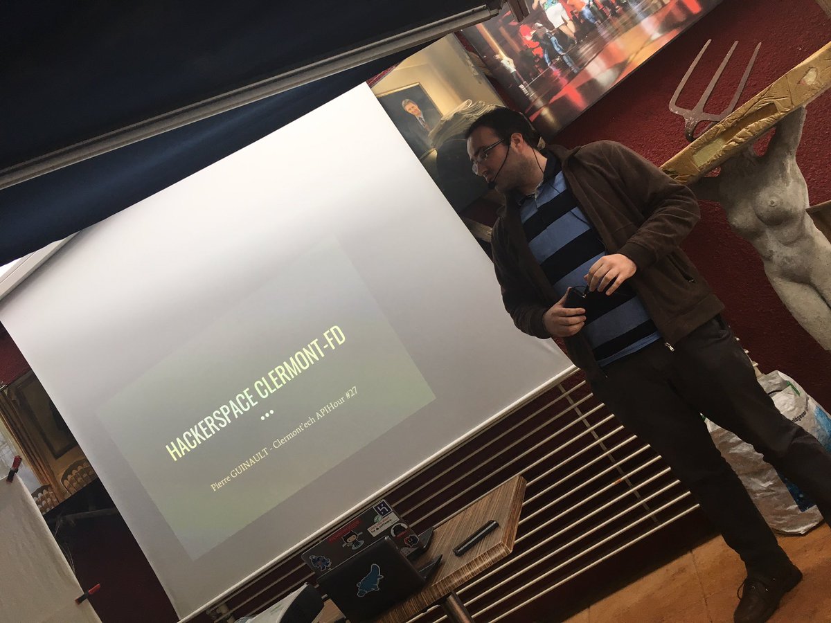 disk_91's tweet image. @_Speed03_ is introducing the #hackerspace project in @ClermontFerrand #ApiHour