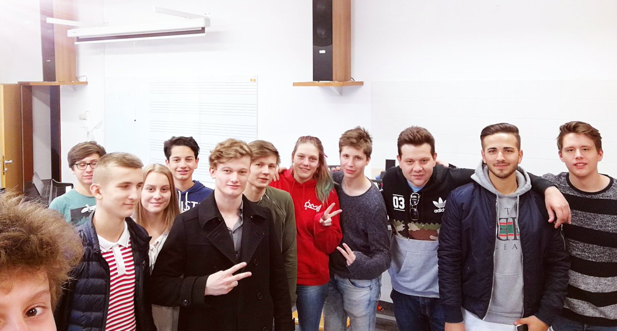 Kid_Pex's tweet photo. Rap Workshop@ AHS Strebersdorf #ahs #workshop #rap #school #kidpex #wienoida #wienliebe https://t.co/ijI6Efjcdc