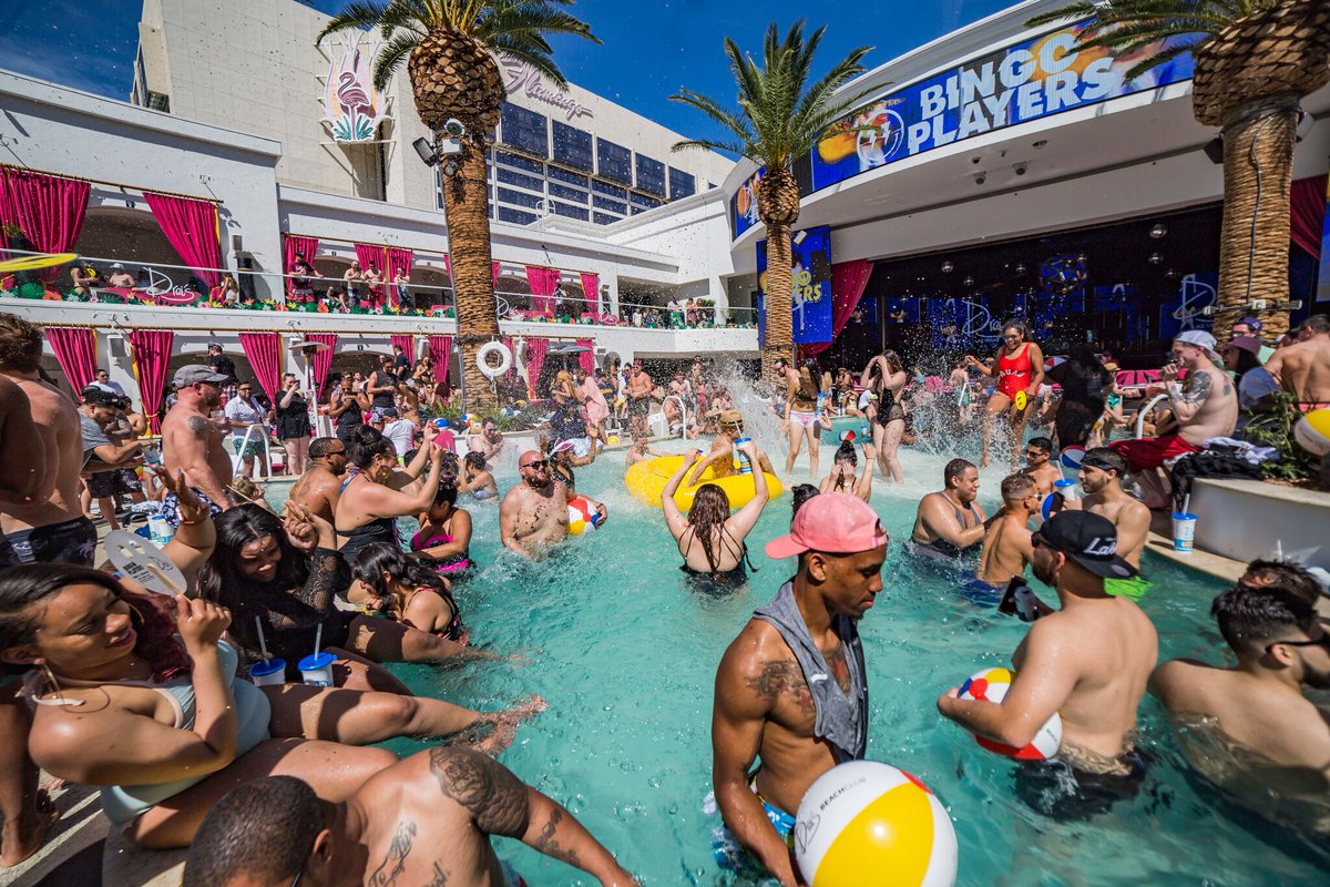 #TBT to the debut of Bingo Beach at @DraisLV https://t.co/oSp4dul3Fw