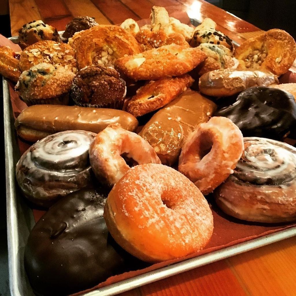 321HOF's tweet image. Free donuts and coffee all morning long. ift.tt/2pC61XC