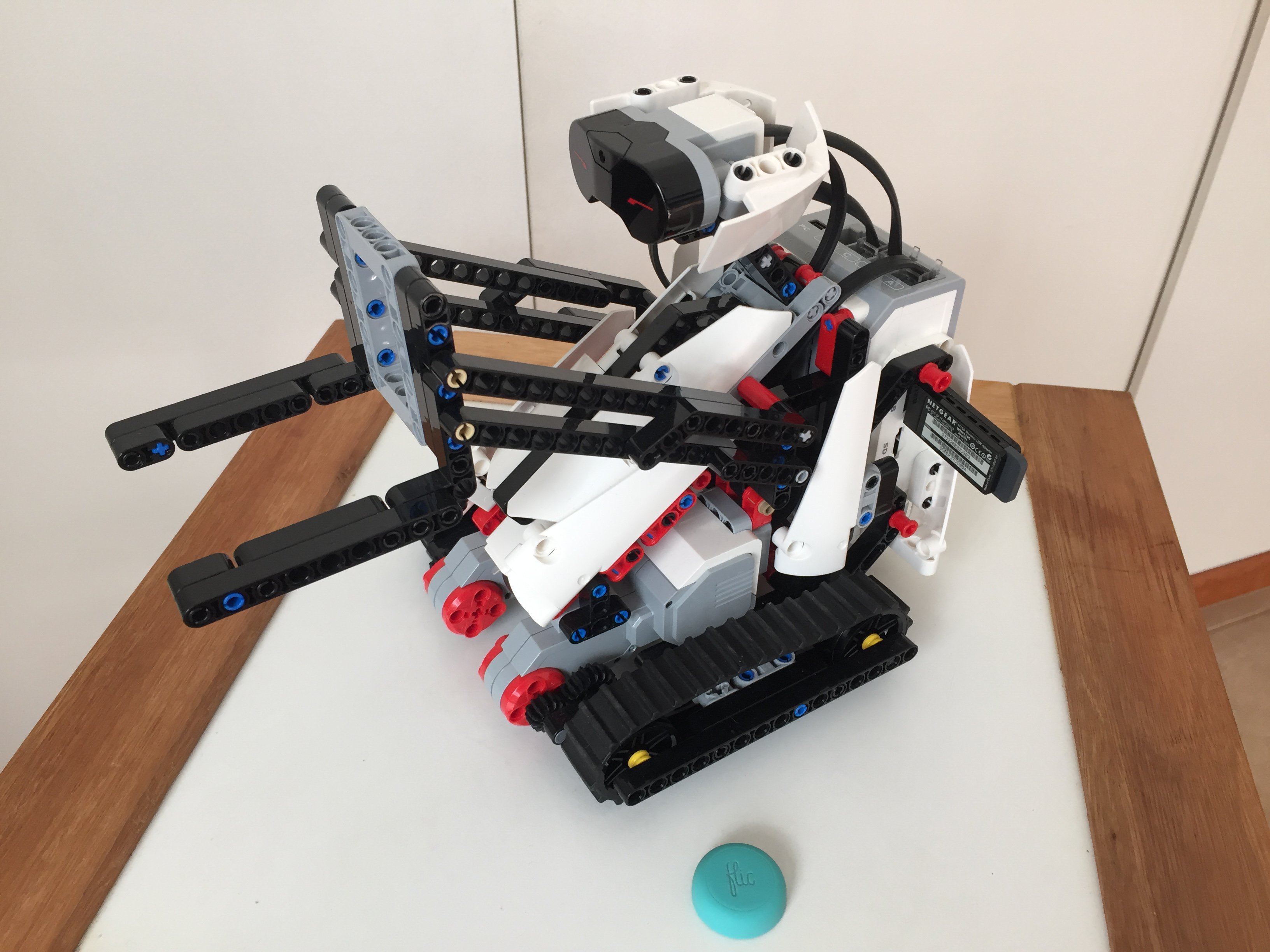 butiksindehaveren tjære Overleve Binagora on Twitter: "Extending #Lego #Ev3 behavior with a custom #API  #DotNet #IoT #Flic #Bobb3e #TechSession https://t.co/VXOy5eAMMU" / Twitter