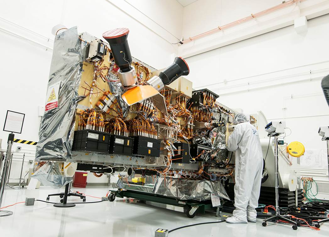 NASAEarth's tweet photo. Apply to join @NOAA and @NASA for a behind-the-scenes look at our nation's next weather satellite! #NASASocial https://t.co/YOW2FJQZ6Y https://t.co/NK3jMTZrry
