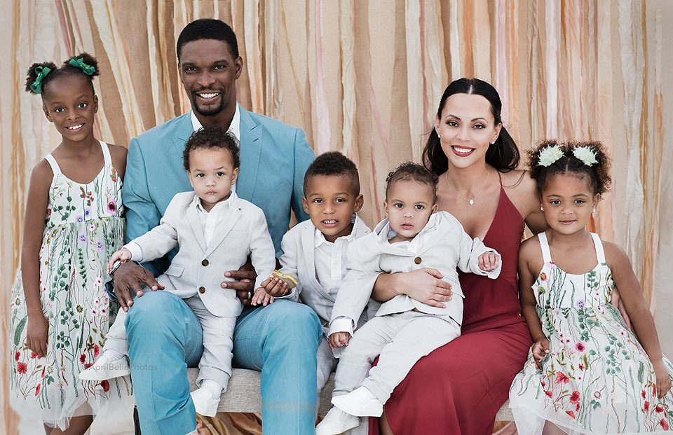 CHRIS BOSH, HIS WIFE AND THEIR KIDS ARE ENJOYING A FUN SUMMER