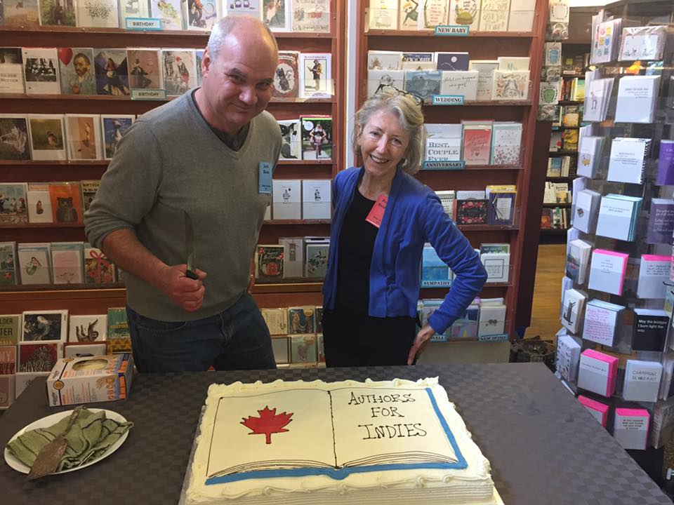 AuthorsforIndies (@authors4indies) on Twitter photo RT <a href="/ampersandinc/">ampersand inc</a>: Our rep, Lorna, had a blast at <a href="/MunrosBooks/">Munro's Books</a> on AFI Day! (just look at that cake ) #AFI2017 RT <a href="/ampersandinc/">ampersand inc</a>: Our rep, Lorna, had a blast at <a href="/MunrosBooks/">Munro's Books</a> on AFI Day! (just look at that cake ) #AFI2017