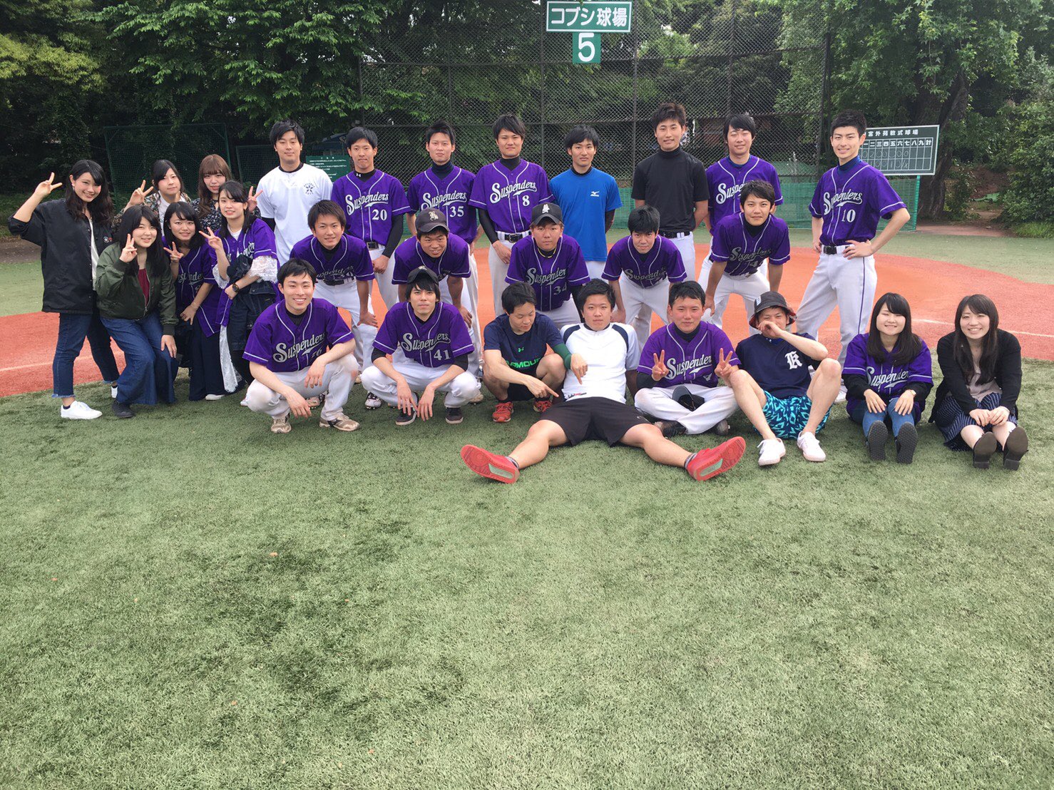 駒澤大学サスペンダース on Twitter "昨日は先代の先輩方の企画で神宮球場の近くの野球場で試合をやりました