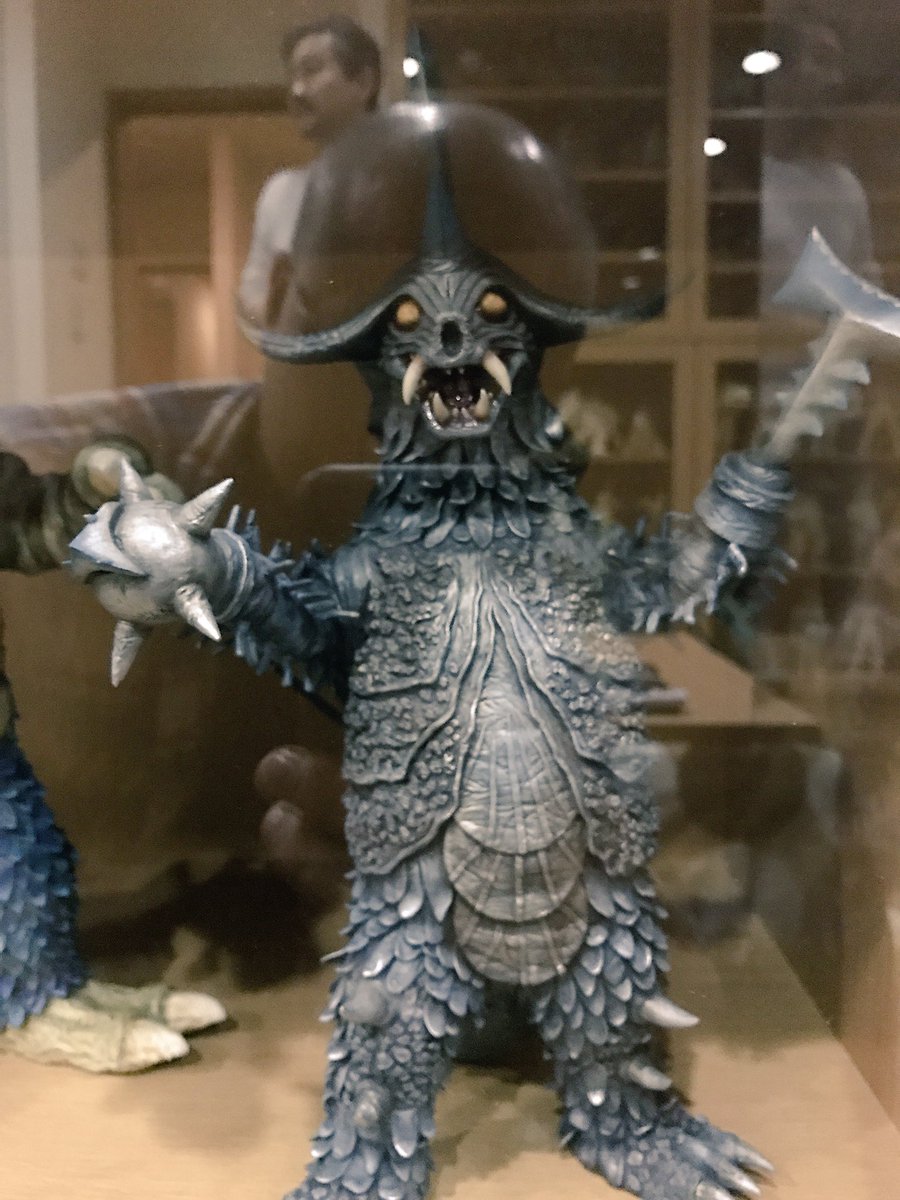 先日、作家の小森陽一さん宅でかぶらせて頂いたウルトラマンマスク