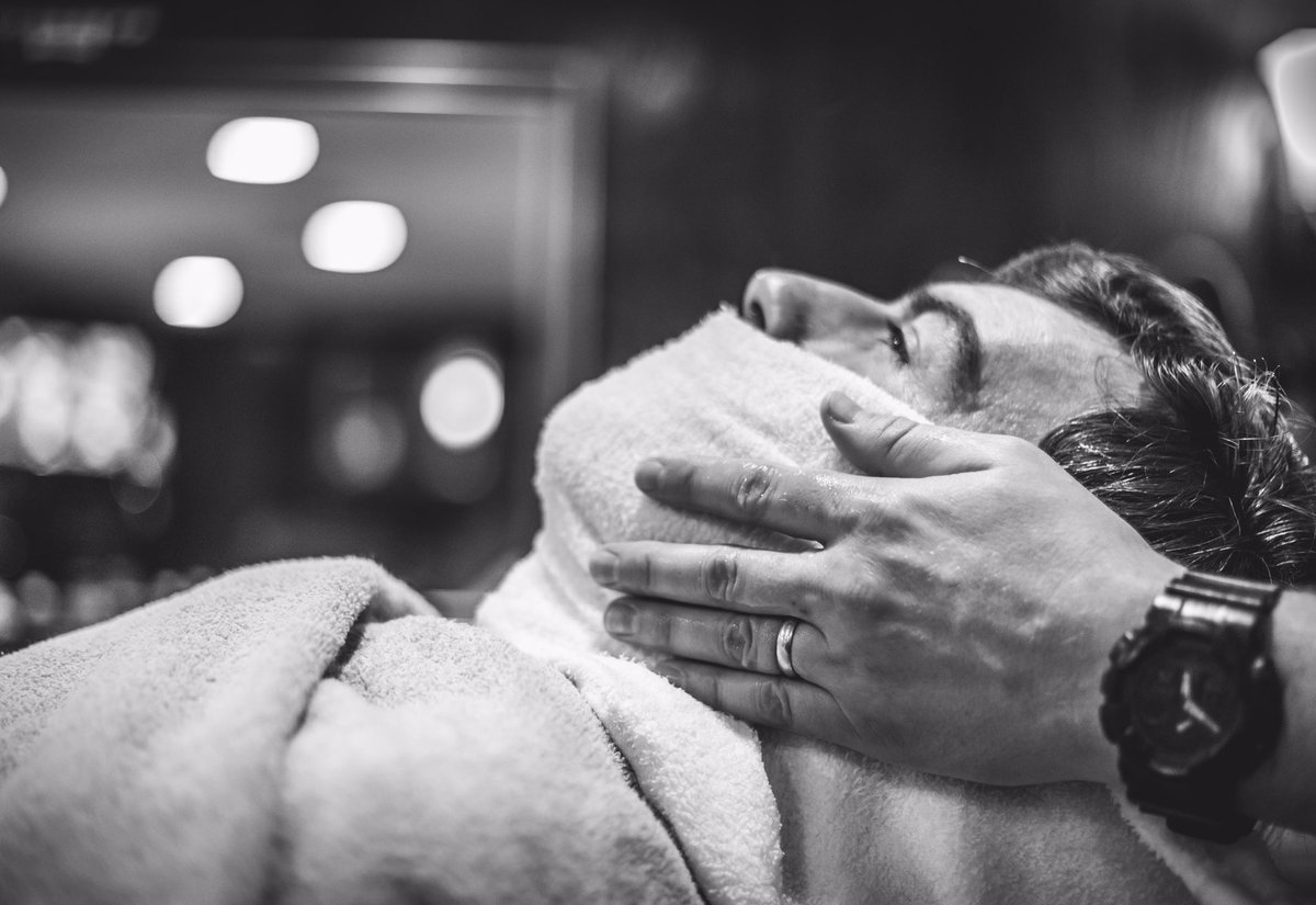 Hot Towel shave @barbers48