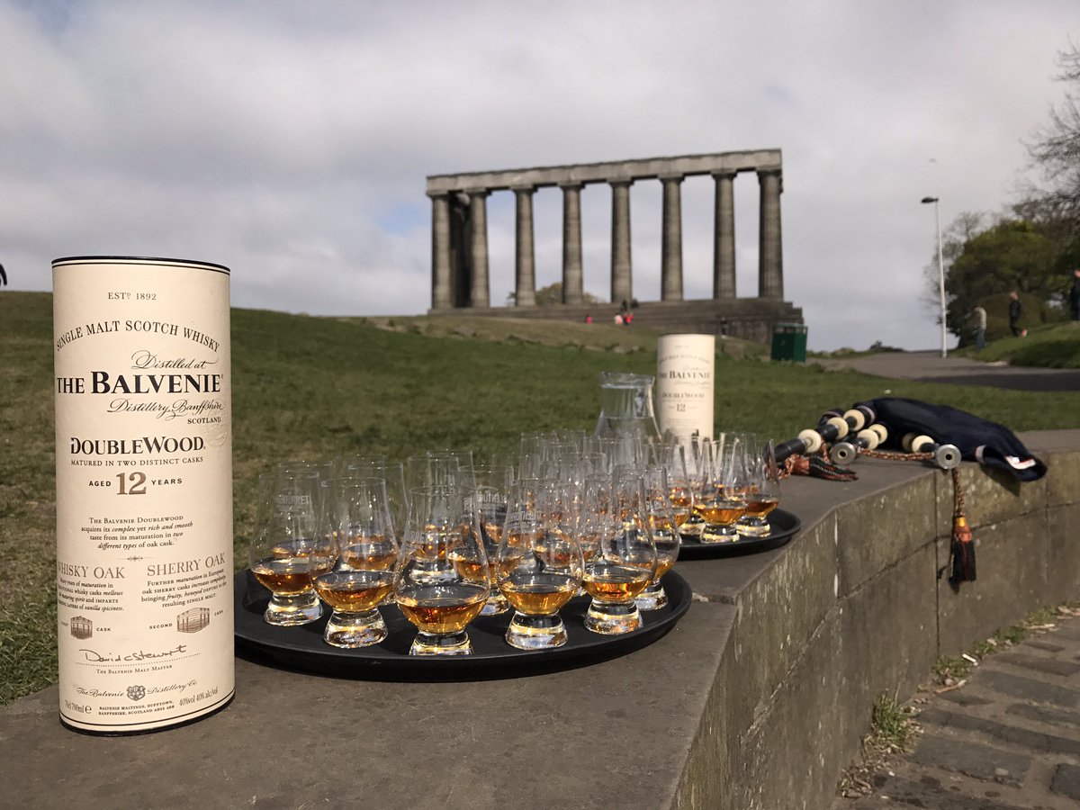 It's beginning to look a bit like summer @HelloScotland <a href="/BalvenieUK/">The Balvenie UK</a> #caltonhill #whisky #bagpipes