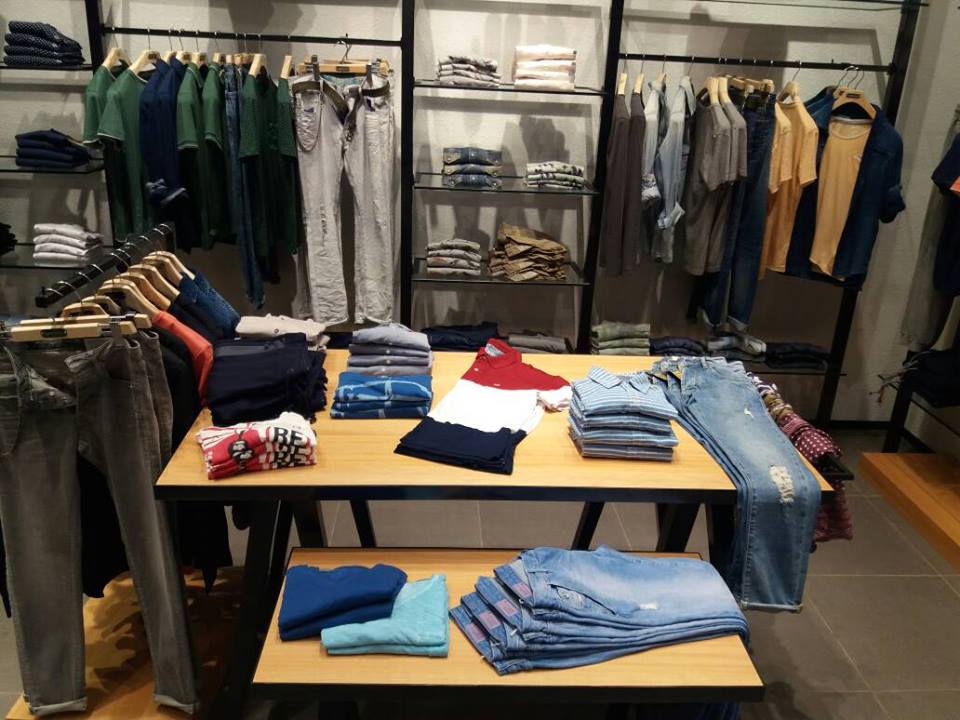 gas jeans showroom near me