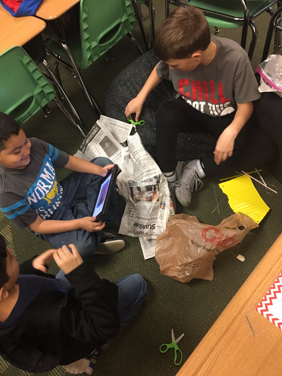 MsWoldsClass's tweet image. Can we design a safe way for our &quot;drones&quot; to deliver a package in one piece? #staytuned #SLPPantherProud