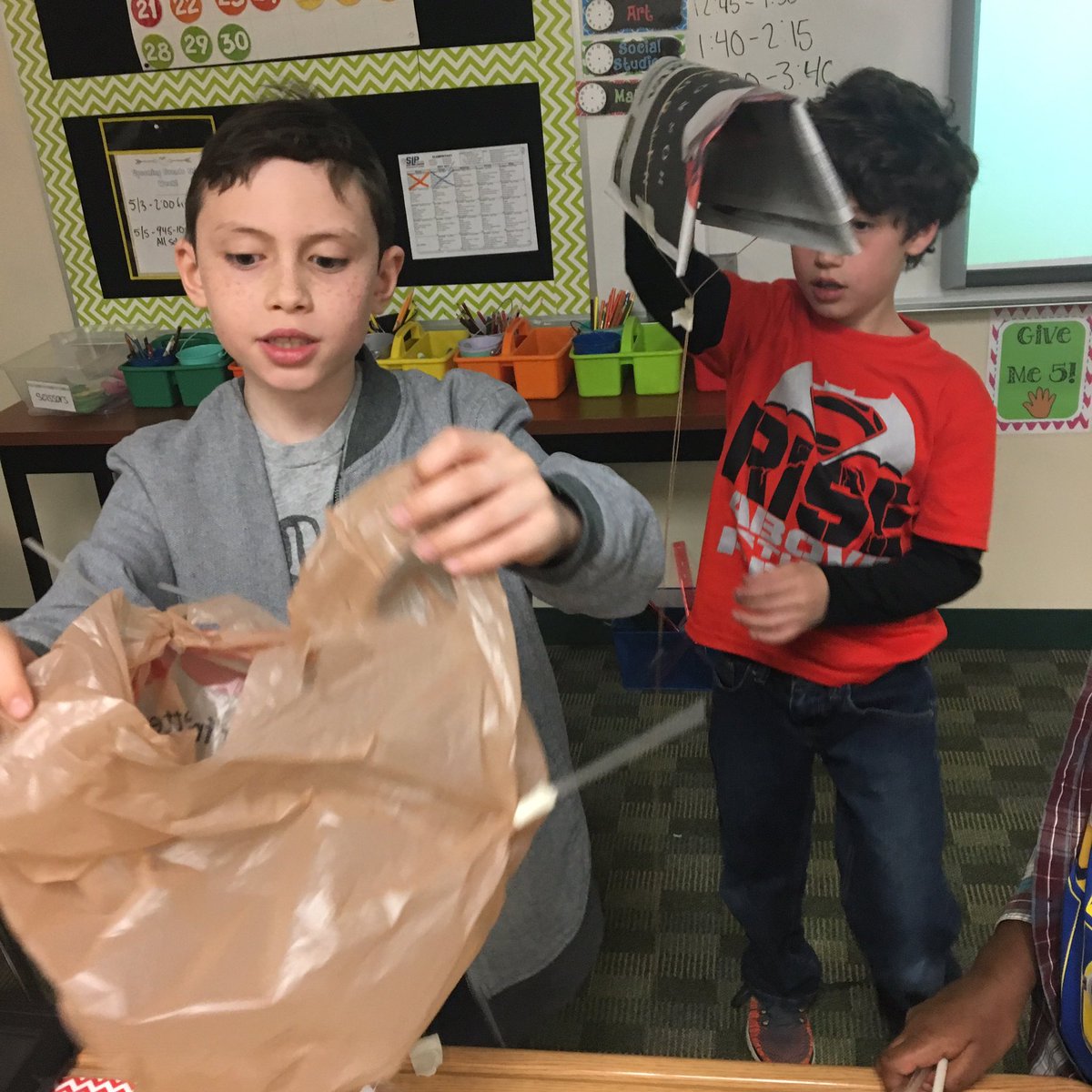 MsWoldsClass's tweet image. Can we design a safe way for our &quot;drones&quot; to deliver a package in one piece? #staytuned #SLPPantherProud