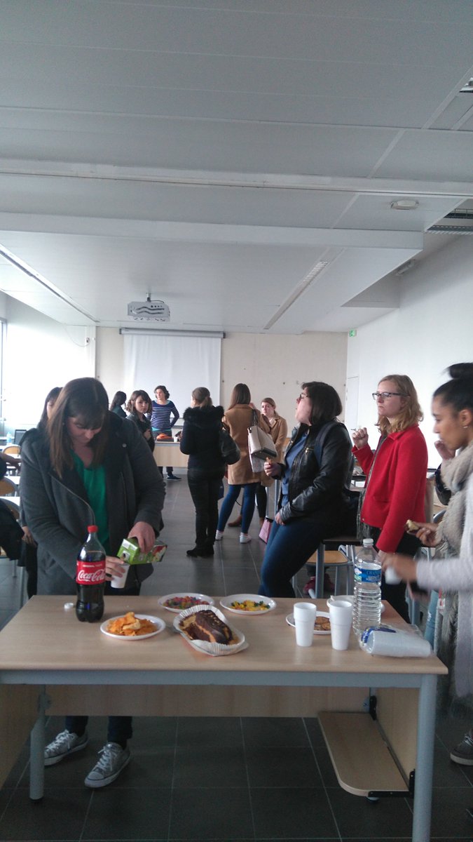 master_iec's tweet image. [LIVE] La dernière #MasterclassIEC s&apos;achève sur une note de convivialité !