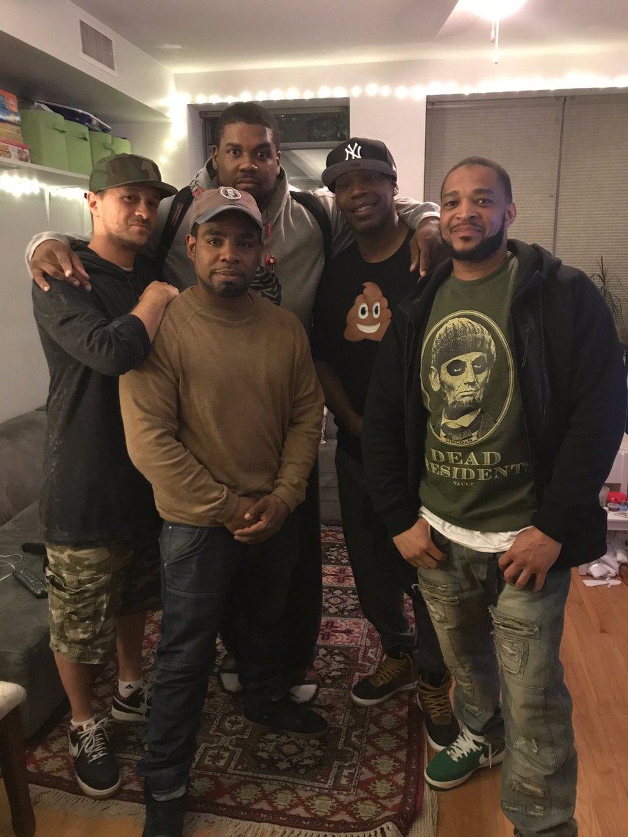 IAMSTACKBUNDLES's tweet photo. @streetradio , @IAMBYNOE , @paperchasersinc, My Uncle Rob C and My Pops #StackBundles4ever https://t.co/jh0fFkwg1b