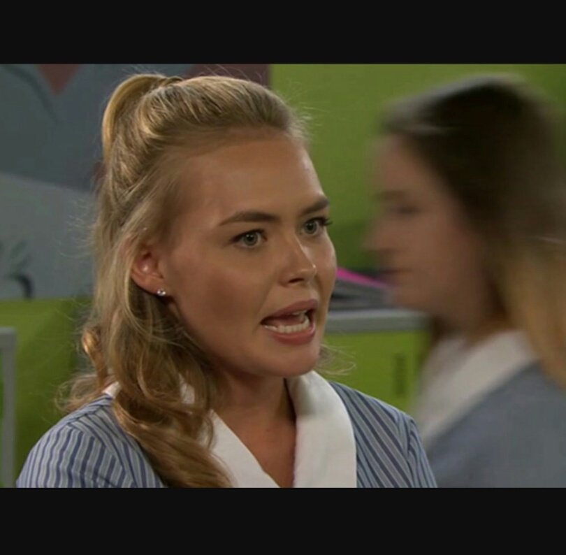 NeighboursReact's tweet image. When you give a someone a fake mobile number and they reply with &quot;I&apos;ll call you later to see if it works&quot;