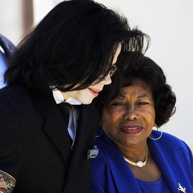 Happy birthday Katherine Jackson, I hope you have a wonderful day, you are so respected around the world. 