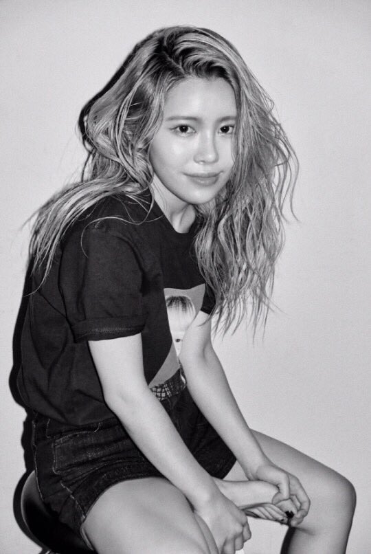 MinYoongi_BTS2's tweet image. #ARMYResearch👩🏻‍💻❤️SHARE
#SURAN: Thrilled @ 1st #1 on Music Charts since... ln.is/2LQ4k by #jungheepark0901 via @c0nvey