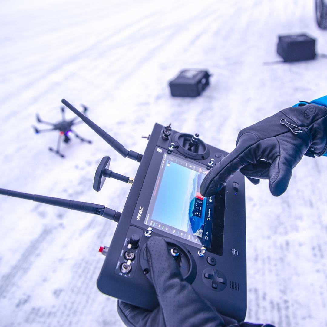 YuneecUKI's tweet image. The ST16 Groundstation - Intel Inside®, 7" HD Touchscreen, HDMI-Out and more. Arrives as standard with all #TyphoonH Models. #Yuneec #Intel