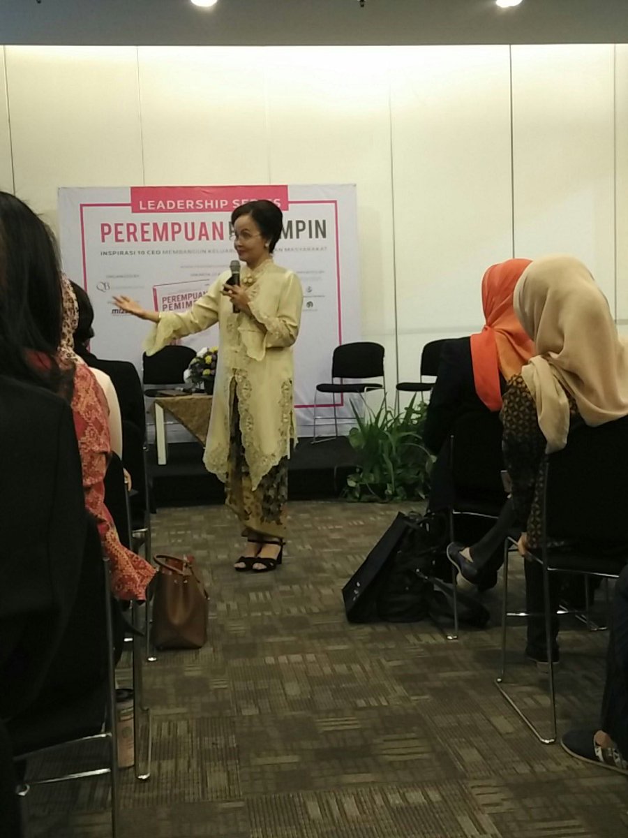 mrshananto's tweet photo. Jadi leader = jgn bangga kl gak ada yg bisa gantikan dirimu. Hrsnya ada regenerasi. Belajar dr @BettiSA #perempuanpemimpin https://t.co/AqN68mPQaB