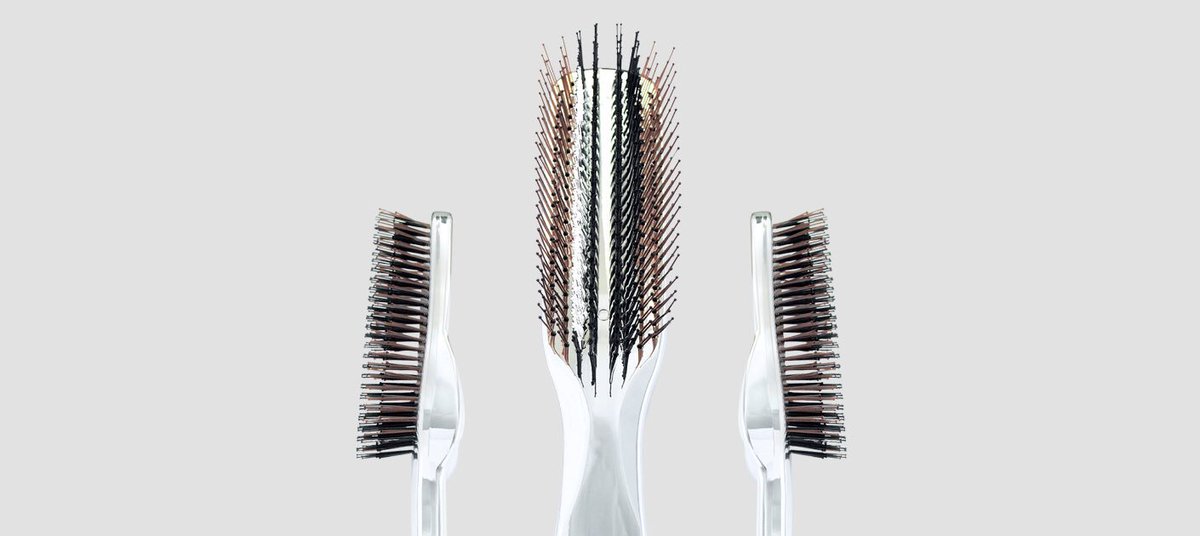 Samedi de 12h à 18h30 Présentation SCALPBRUSH + S.HEART.S avec David Siniscalchi bit.ly/2m96S21 #beautybox #brosse à #cheveux