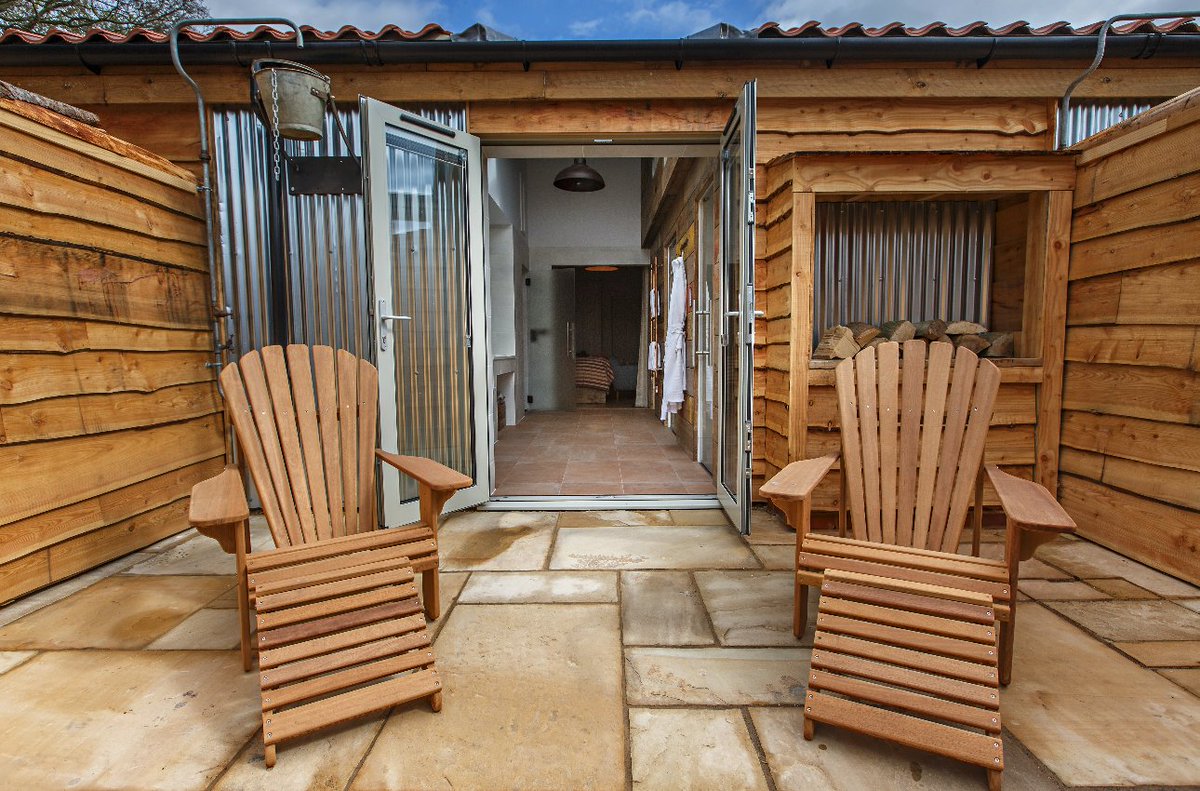 The Pigs Edgefield On Twitter Chill Out In A Spa Suite