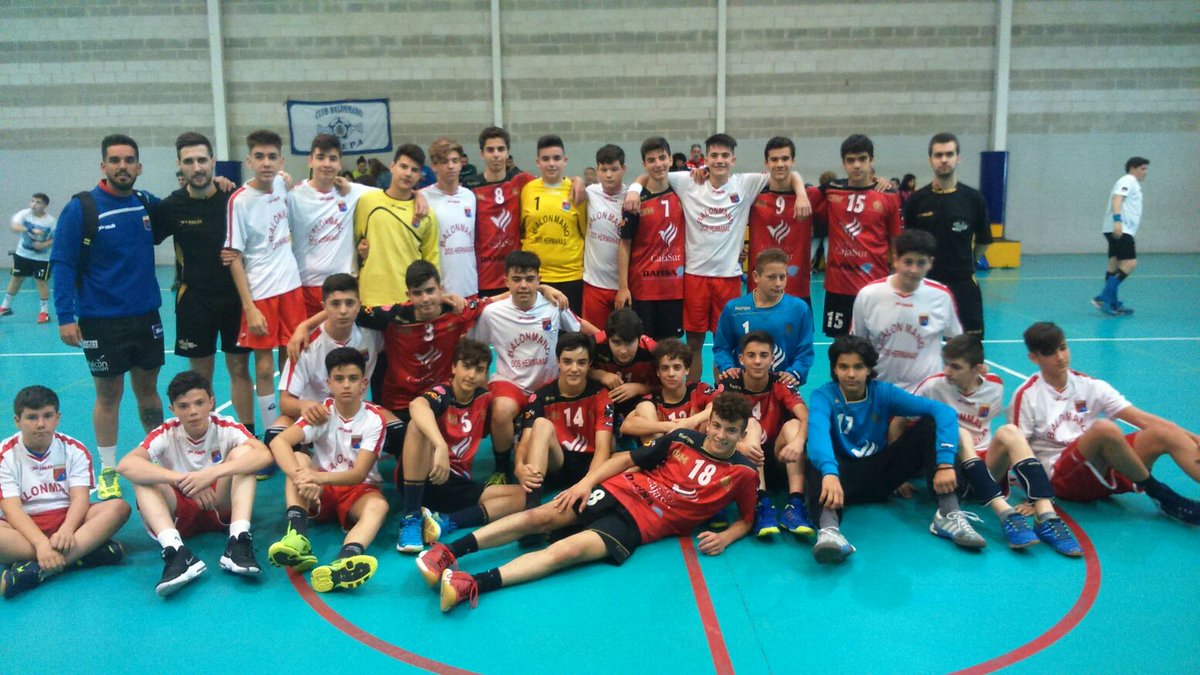 FAndaluzaBM's tweet photo. Anima a tu equipo en el #CtoAndBMCad2017 @F_A_BM #Respecto #Valores #Educación #JuegoLimpio https://t.co/1Sjc18zBsx