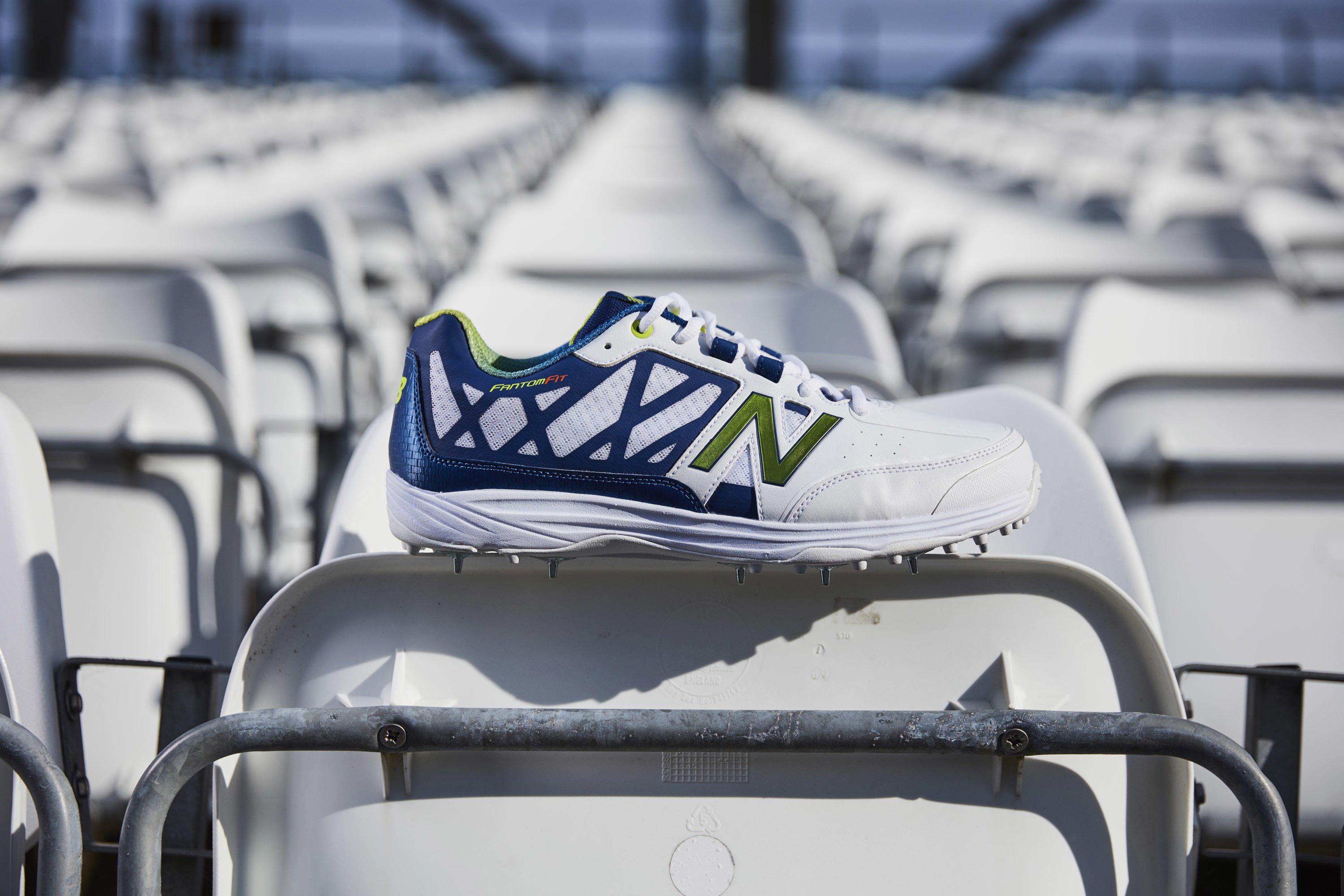 New balance 10 minimus clearance cricket