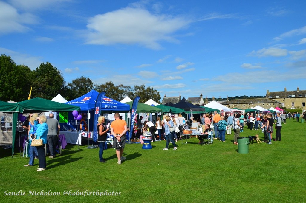 Are you interested in a stall at #HonleyFeast? 16/9 - details here&gt;&gt; honley.info/event/honley-f…