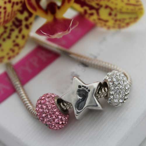 ForeverInSilver's tweet image. We can make precious keepsakes using hospital prints from #babiesbornsleeping  we need a scanned copy emailed to us admin@foreverinsilver.