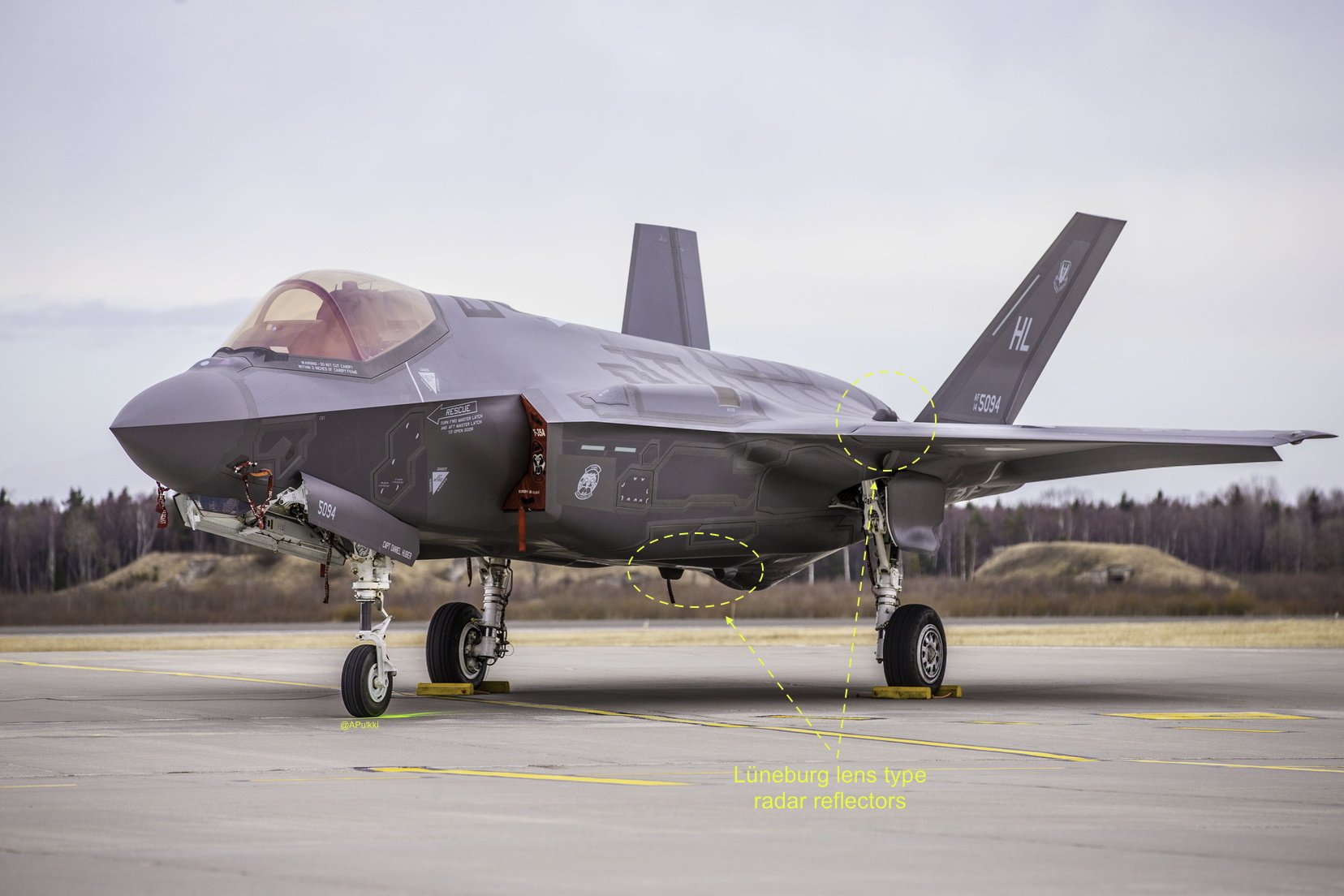 Haast je beoefenaar Ontaarden Arto Pulkki on Twitter: "Tiny, but important, detail. Both US Air Force F-35As visiting Ämari AB (Estonia) had Lüneburg devices to hide their true radar signature. https://t.co/QQbzSnGpv8" / Twitter Haast je beoefenaar Ontaarden Arto Pulkki on Twitter: "Tiny, but important, detail. Both US Air Force F-35As visiting Ämari AB (Estonia) had Lüneburg devices to hide their true radar signature. https://t.co/QQbzSnGpv8" / Twitter