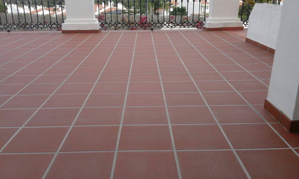 ig_lucena's tweet photo. Otra #Terraza nueva colocada al hilo con impermeabilización 🏡 
#IGLucena #Construciones #Marbella #Reformas #Impermeabilizacion https://t.co/IZlDx5ysq4