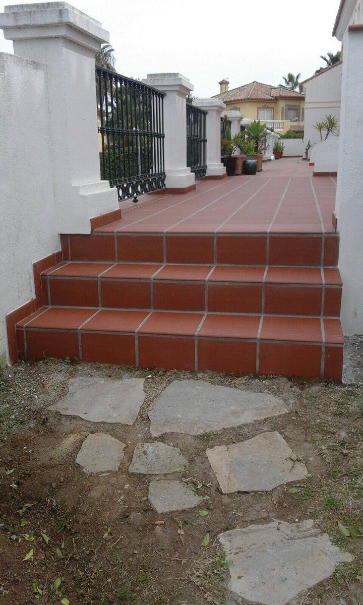 ig_lucena's tweet photo. Otra #Terraza nueva colocada al hilo con impermeabilización 🏡 
#IGLucena #Construciones #Marbella #Reformas #Impermeabilizacion https://t.co/IZlDx5ysq4
