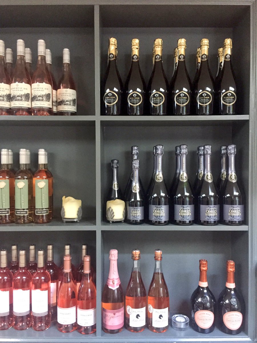 Such a wonderful dinner and stay at <a href="/TheFontmell/">The Fontmell</a>. A pleasure to meet such a young and passionate team. All the best from us @CHChampagneUK