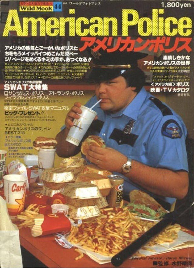アメリカでは警官が制服姿でドーナツ屋に寄るのは不謹慎どころか公益性があるというお話 だからあの映画でも Togetter