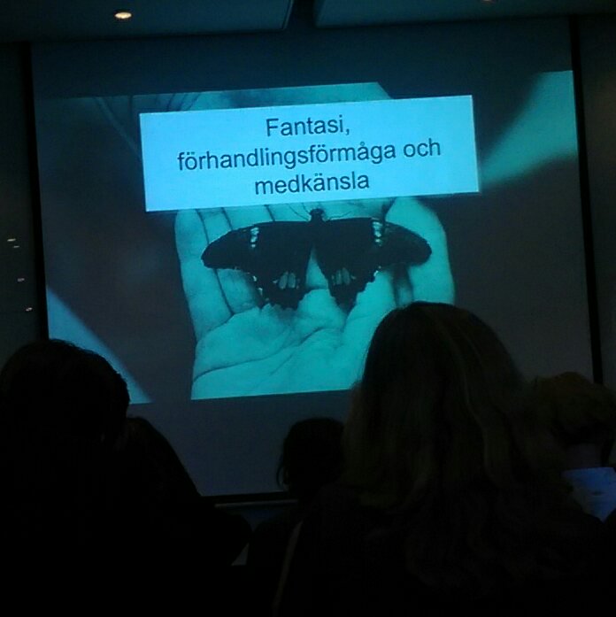 Jag är framtidssäkrad till 2/3 enligt @Futurion_swe.  Kollegorna tycker mellanmänsklighet inte är min grej, så där är jag rökt. #kompetens