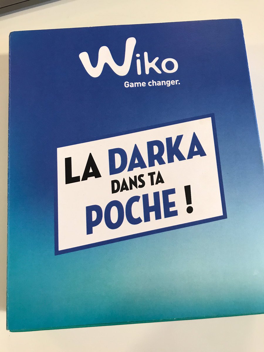 TBT9_W9's tweet image. 😍 Un smartphone @WikoMobile aux couleurs de #TPMP et @Cyrilhanouna à gagner ce soir dans #TPMP1000 ! Fort ! 🎁📲👌🏻 #Wiko #LaDarkaDansTaPoche