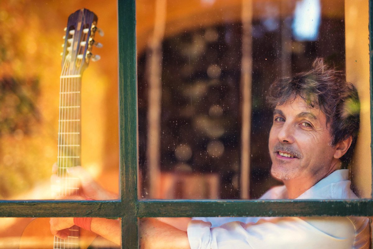 Oggi dalle 14.30 Tony Canto ospite di Luca <a href="/LbarbarossaLuca/">Luca Barbarossa</a> e <a href="/andyPERRONI/">Andrea Perroni</a> a <a href="/Radio2social/">Radio2 Social Clu</a> #onair #moltiplicato goo.gl/f4mDsA