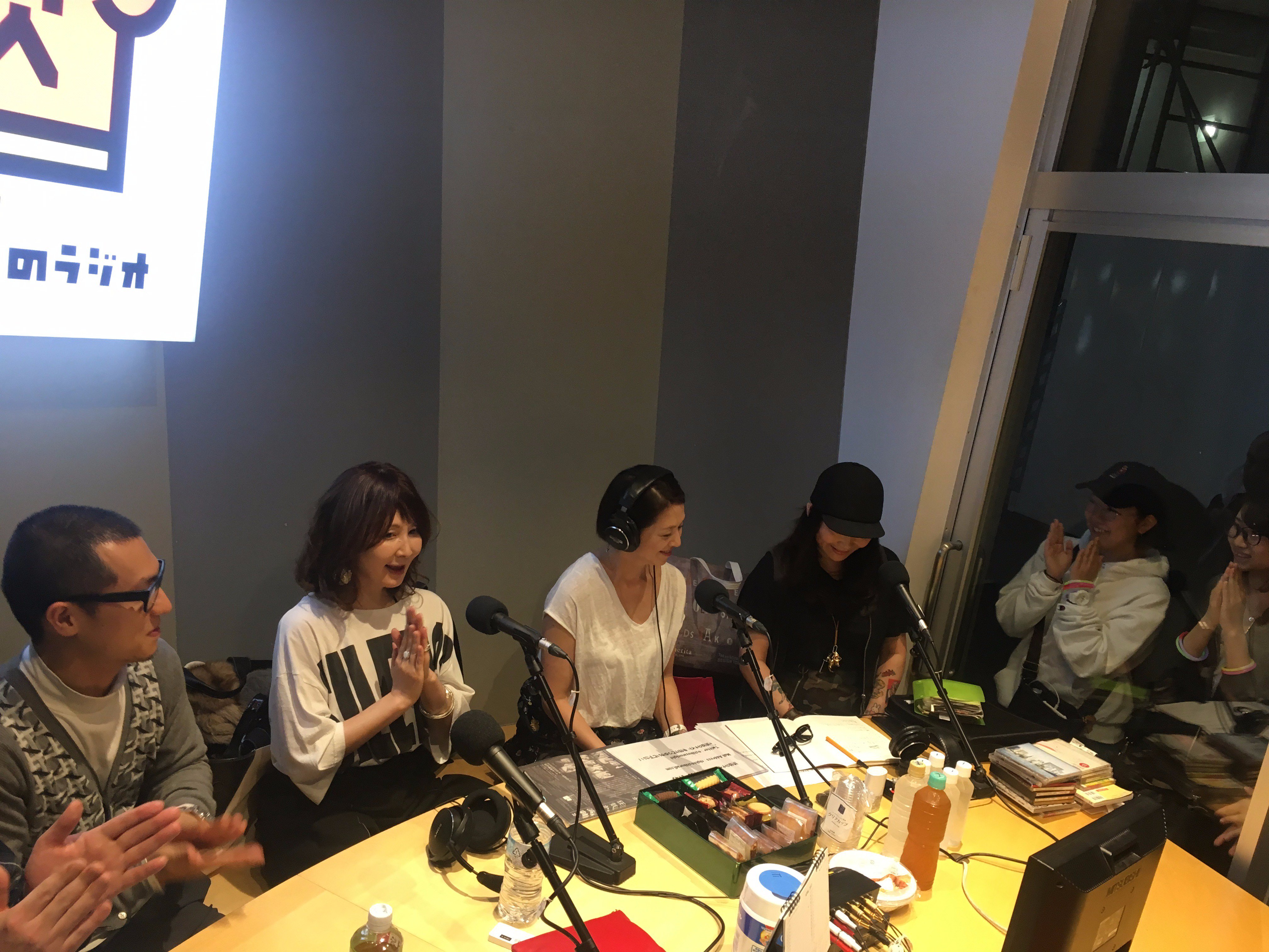 渋谷のナイト カスバの増田令子さんの渋谷のナイト始まりました ゲストには小泉今日子さん Youさんをお迎えして 公開生放送でお送りいたします ３人への質問 メッセージお待ちしてます 宛先はこちらまで メール Night Shiburadi Com ツイッター