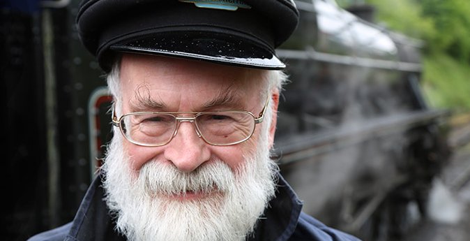 Today, we\re raising a glass of Winkles Old Peculiar to Terry Pratchett. Happy birthday Terry! 