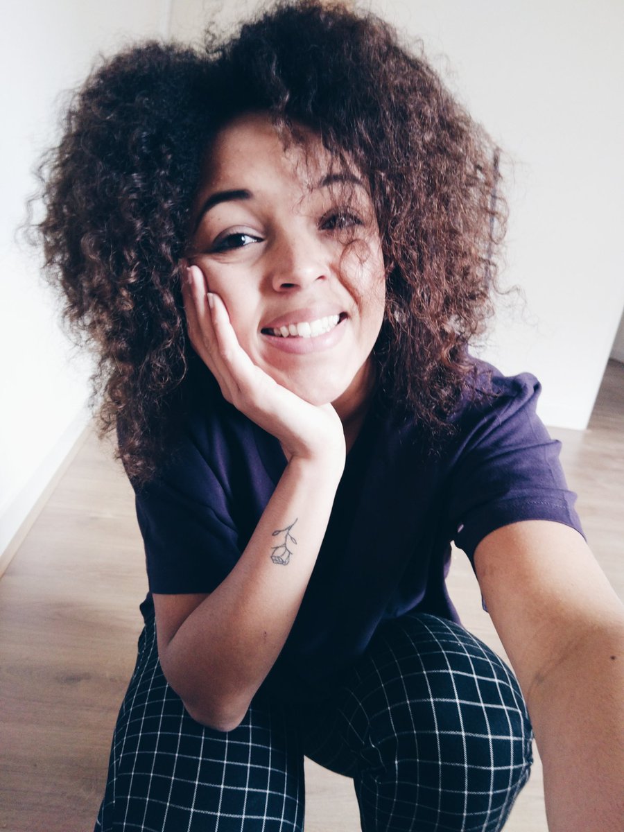 Roosnotes's tweet image. Blij. Gestresst. Nog nooit zo moe geweest. 📦📦📦 #verhuizen