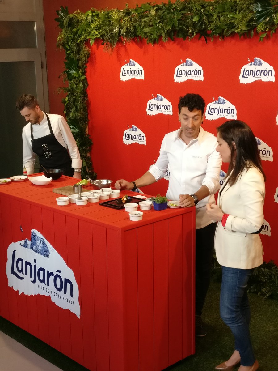 Empieza la cocina ecologica de <a href="/eneko_atxa/">Scott Isaacson</a> #innovation #eco #nature