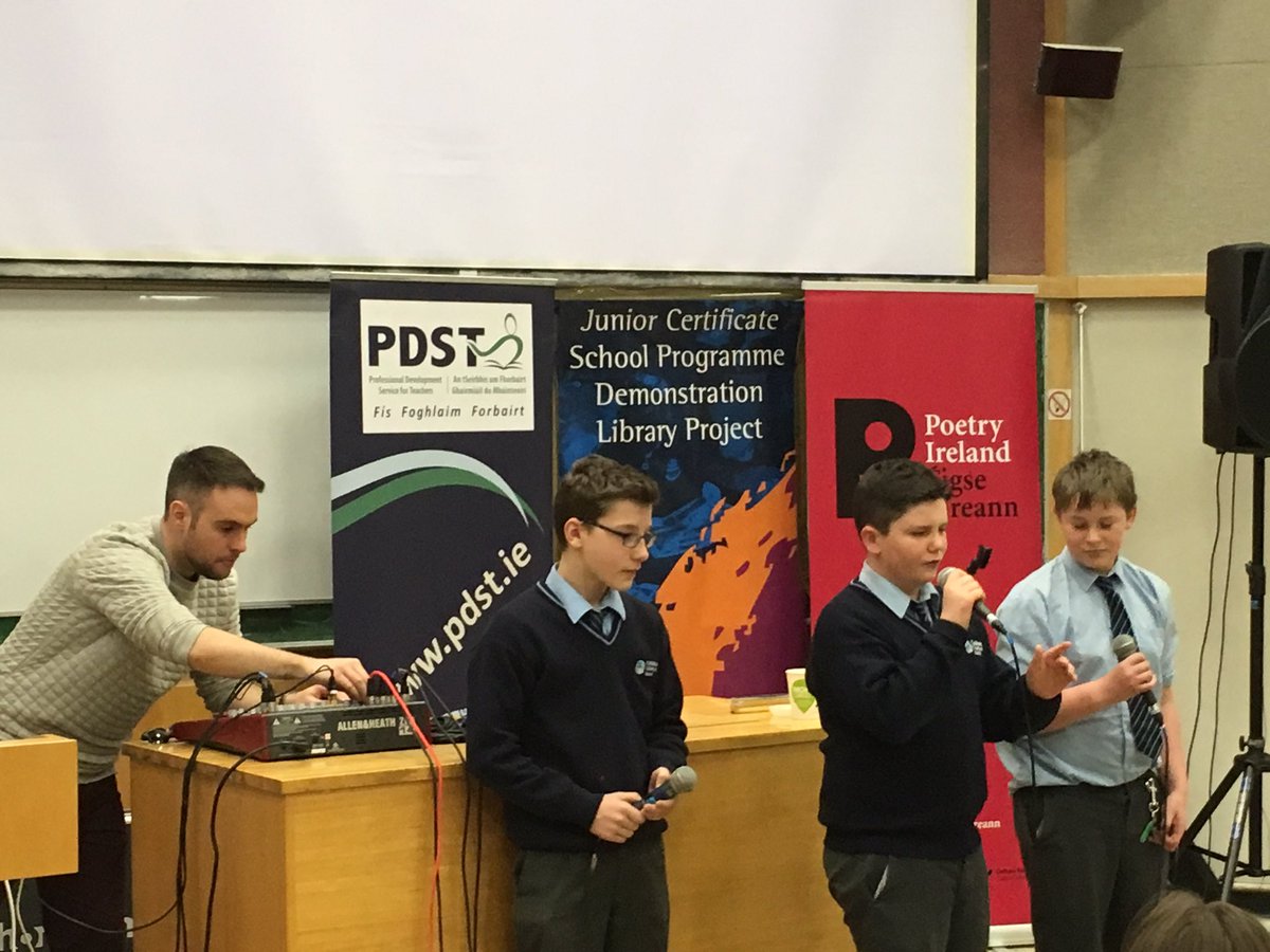 jcsplibraries's tweet image. The boys from Colaiste Chathail Naofa entertain us at #WRaPParound. Well done! @ccndungarvanlib