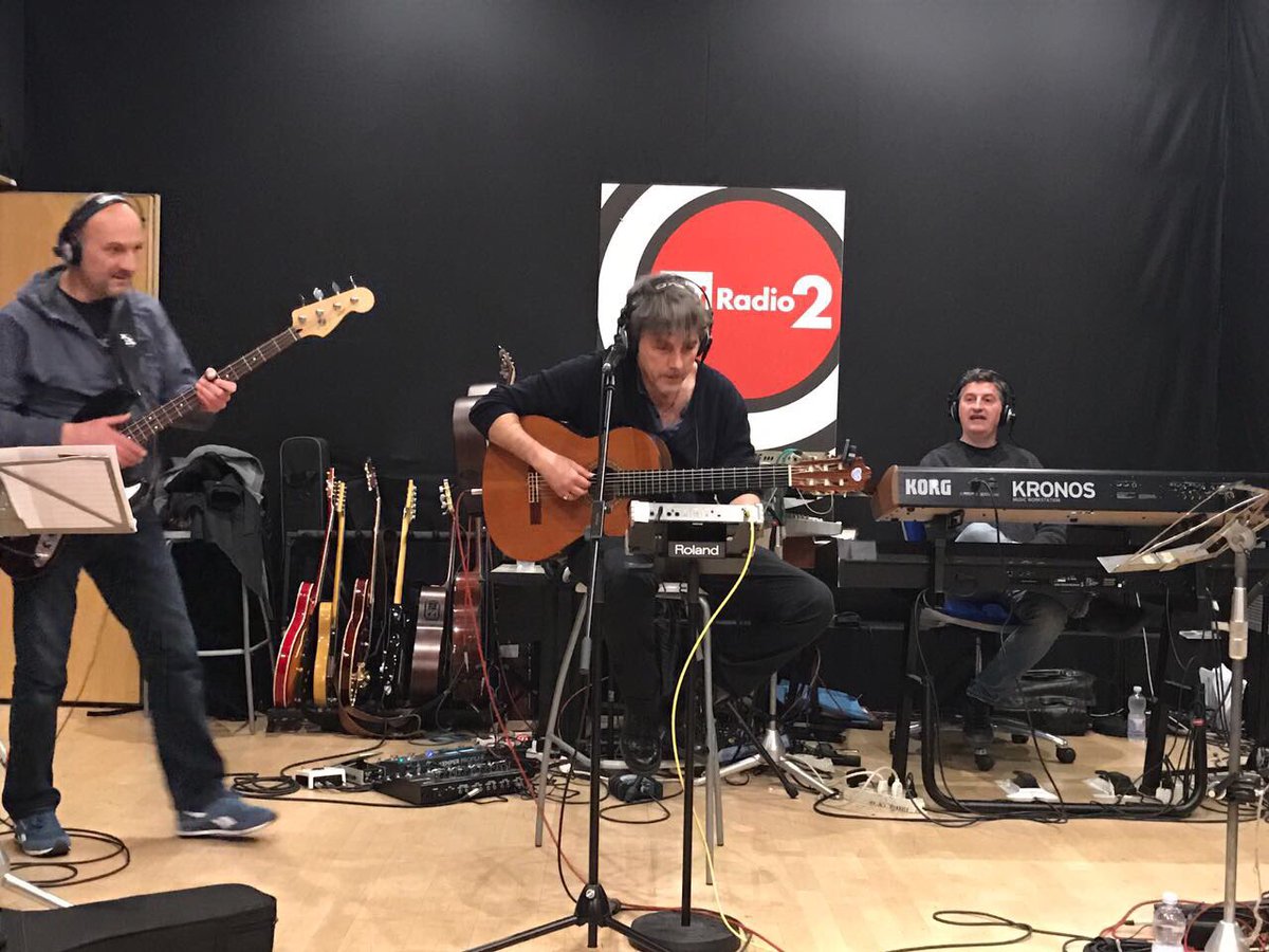 Pronti per la diretta su <a href="/Radio2social/">Radio2 Social Clu</a>  con #TonyCanto #moltiplicato #onair dalle 14.30