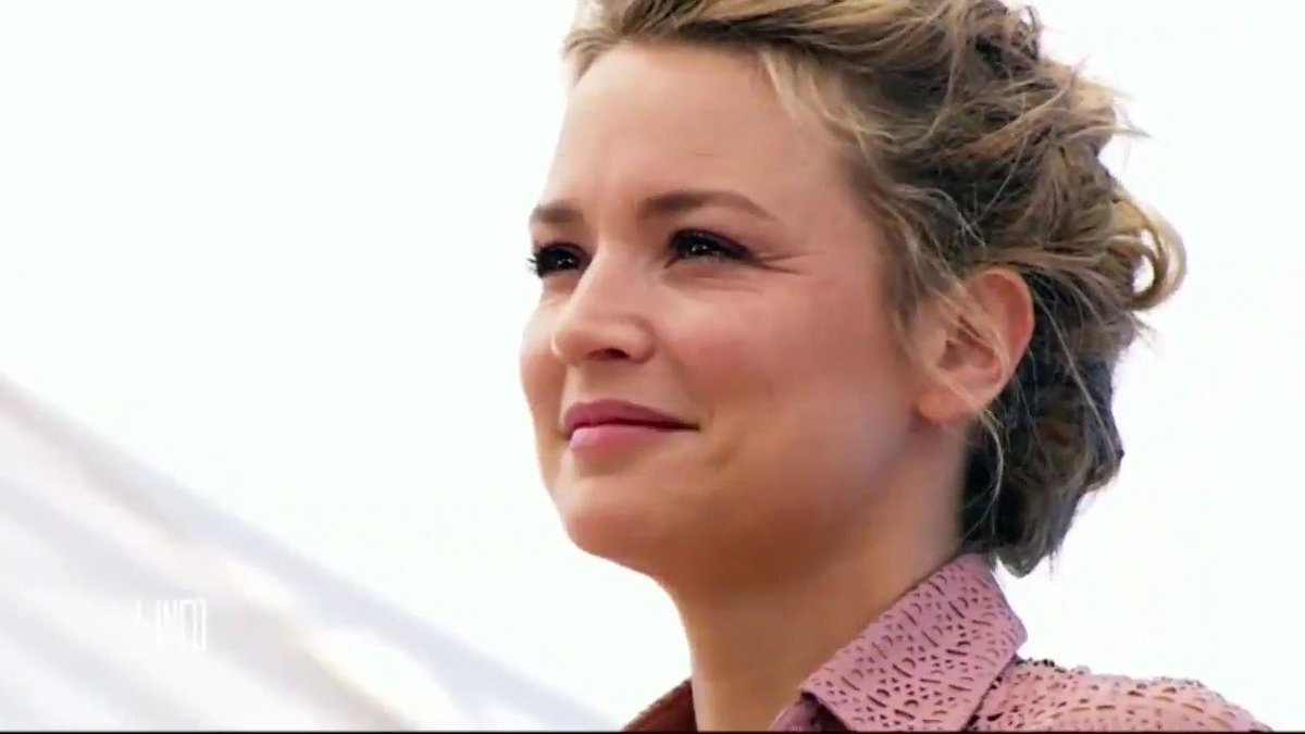 Virginie Efira Paul Verhoeven Virginie Efira Nonne Lesbienne Prochain Film Paul Verhoeven Cinemacanalplus Scoopnest