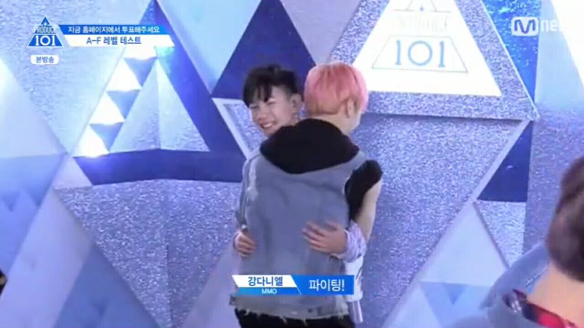 HtaYourself's tweet photo. วันนี้โหวตให้ทีมยังแก  
ลูกหมี https://t.co/SJbeOaFcbV
พ่อหมี https://t.co/Tfcc8k0OOB
#LEEWOOJIN #kangdaniel #PRODUCE101 #produce101season2 https://t.co/QCvjSSPyGU