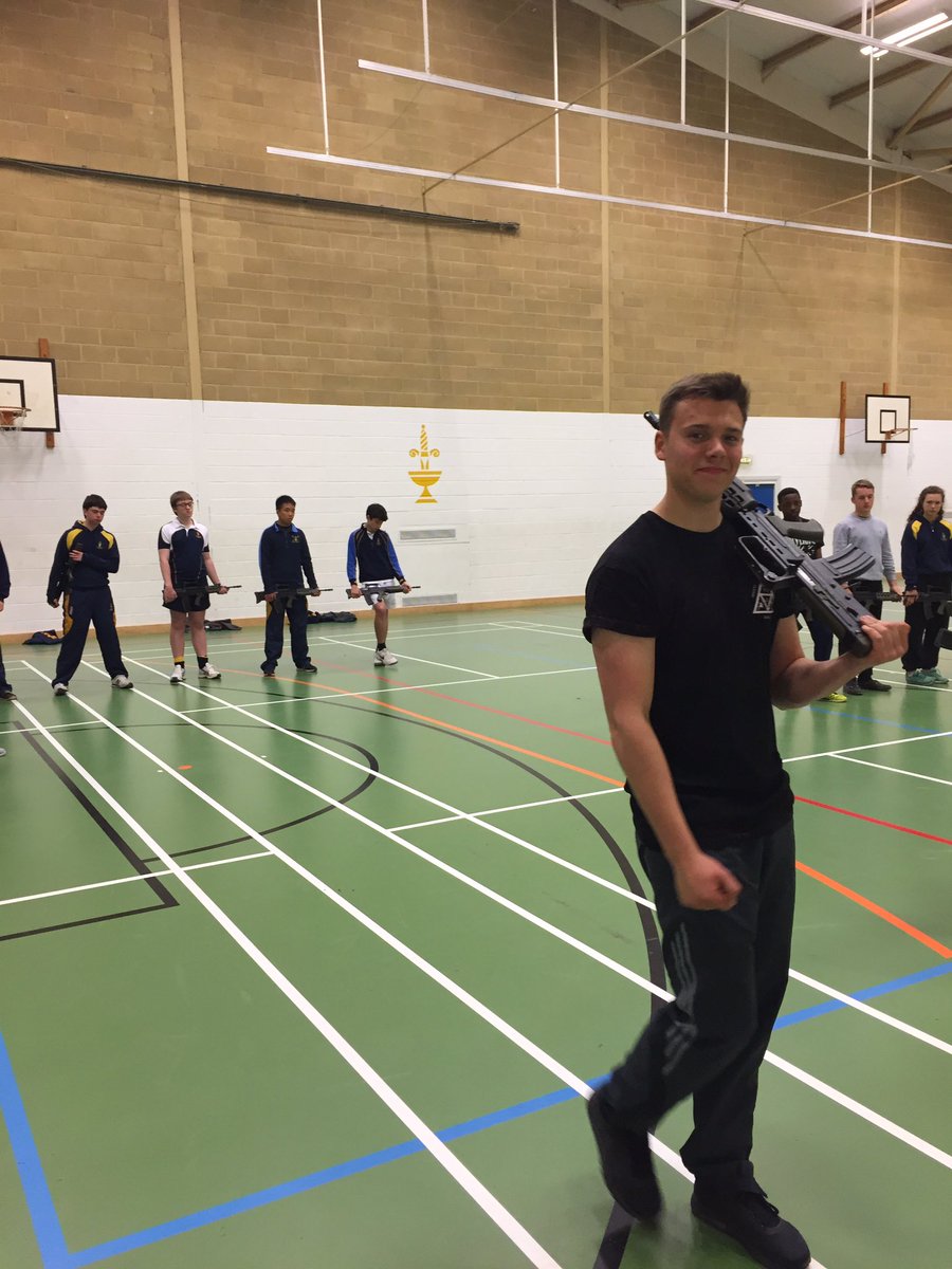 williamwebby's tweet photo. Final few rehearsals before tomorrow's CCF Inspection Parade @TeddiesOxford https://t.co/VMGrSrXt76
