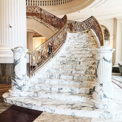 InspectStone's tweet image. Check out inspiring marble stairways for your projects: inspectstone.com/blogpost/inspi… #interiordesign #naturalstone #marble #home