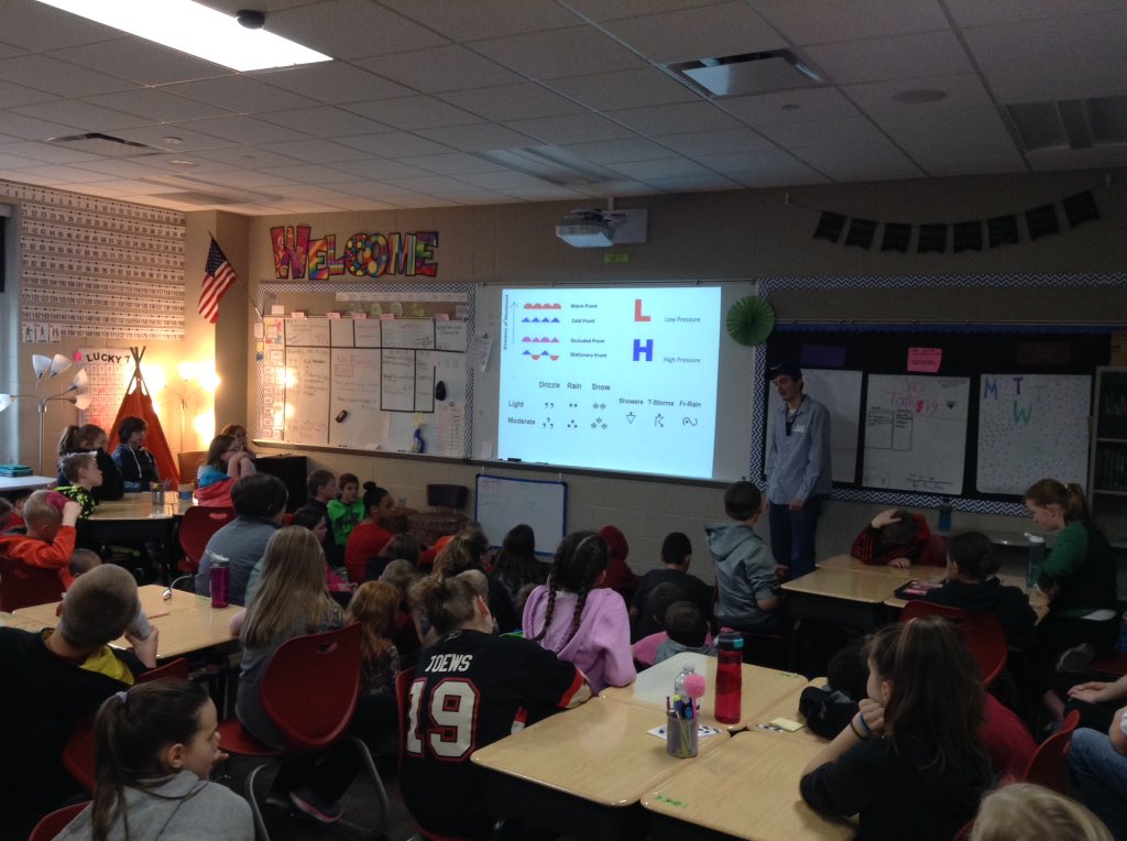 learningrocks5's tweet image. Iowa State Meteorology students present on weather! #RCLearns #RCTopDogs #AnkenyRockCreek